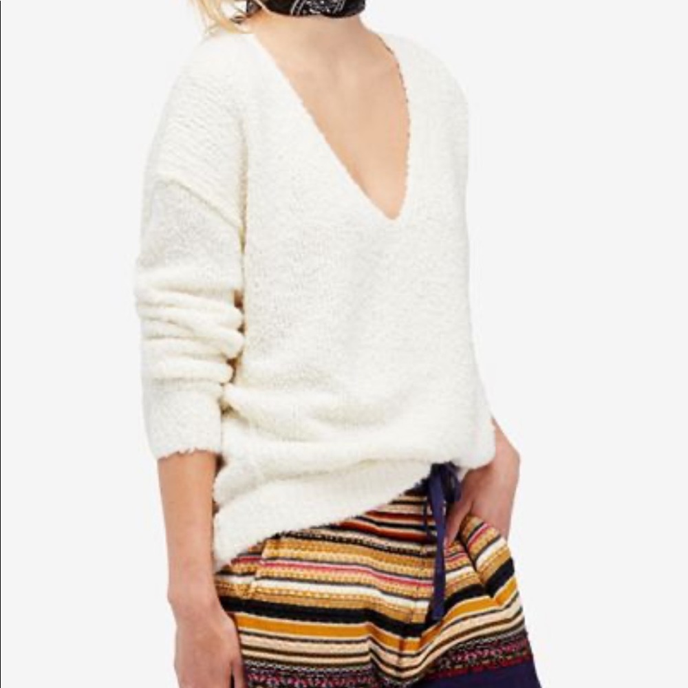 Hollister NWOT Cream V-Neck Sweater